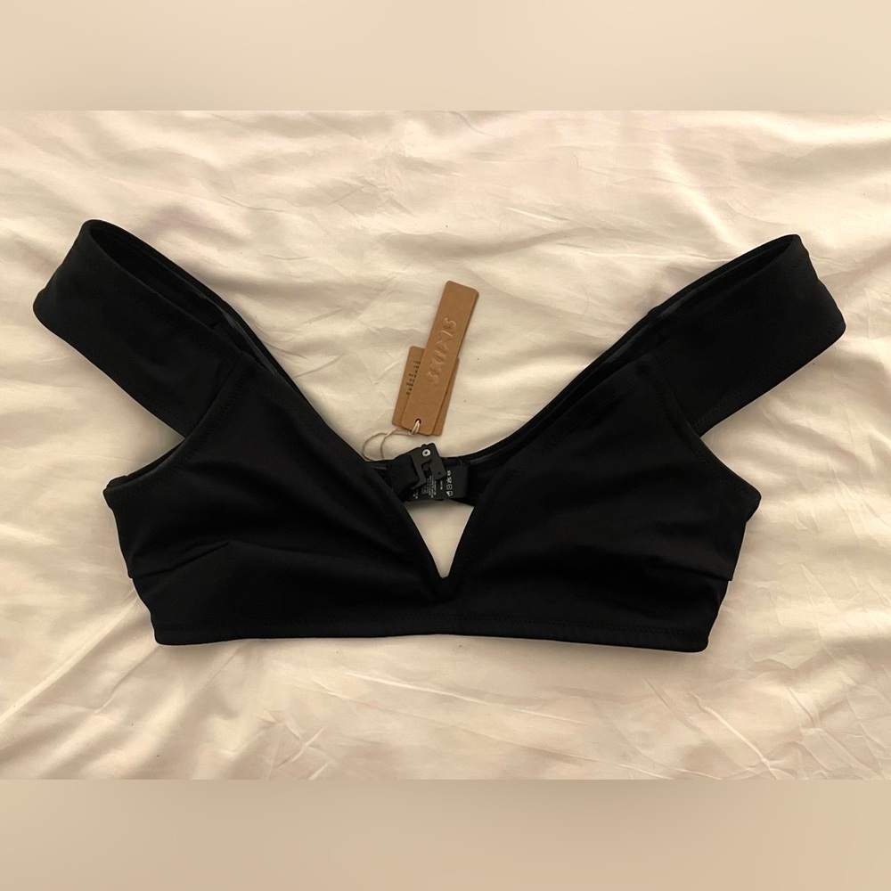SKIMS bikini top NWT